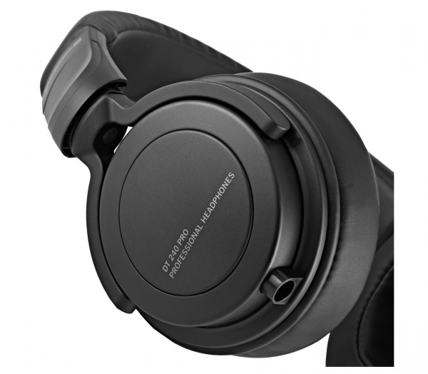 Наушники Beyerdynamic DT 240 PRO