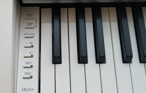 Цифровое пианино Yamaha Arius YDP-145WH