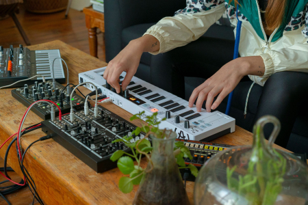 MIDI клавиатура ARTURIA KeyStep 37 WH