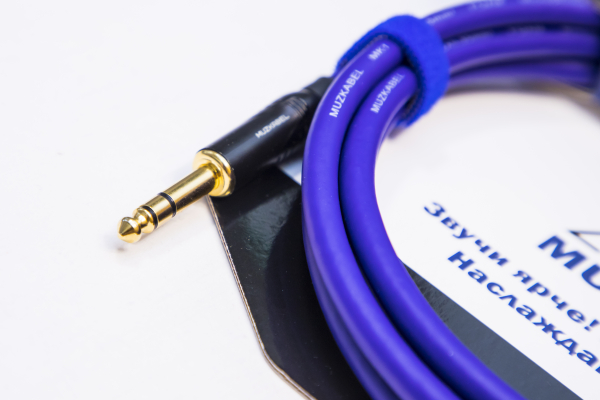 Аудио кабель MUZKABEL BZFMK1V - 1 метр, JACK (стерео) - JACK (стерео)